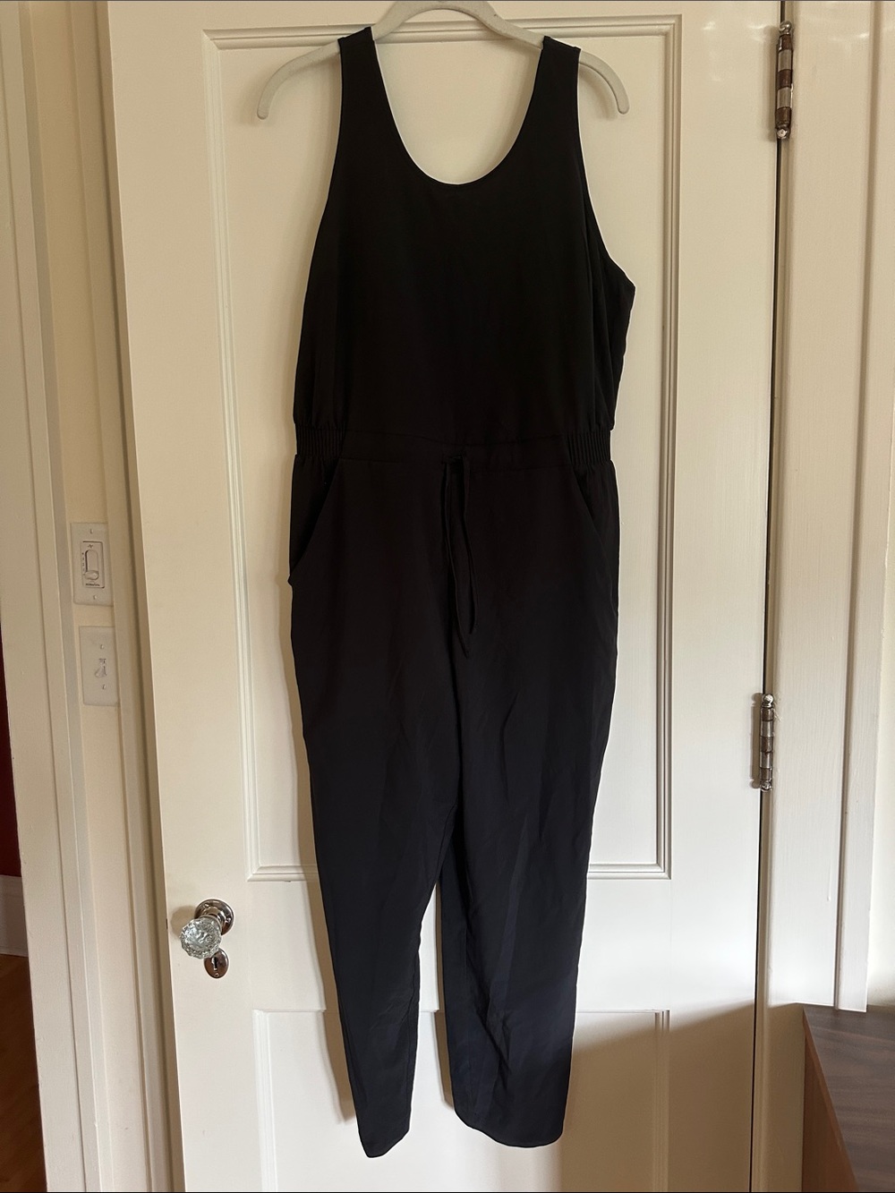 Lightweight stretch Sleeveless Black Jumpsuit with Waist Tie - Picture 4 of 5